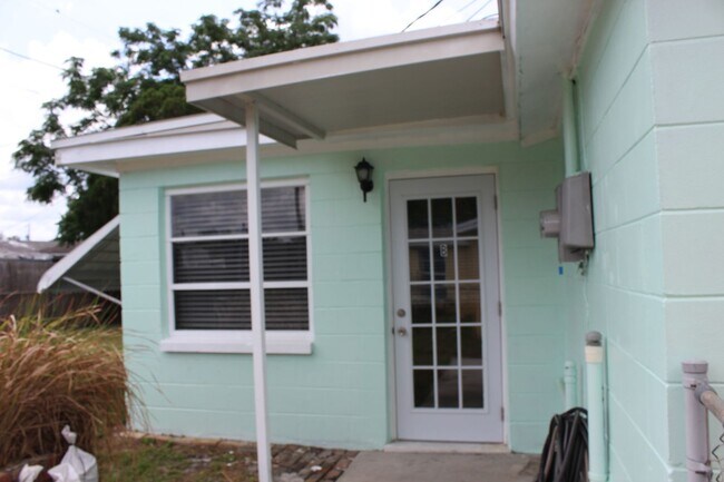 Building Photo - 4424-B TERRY LOOP