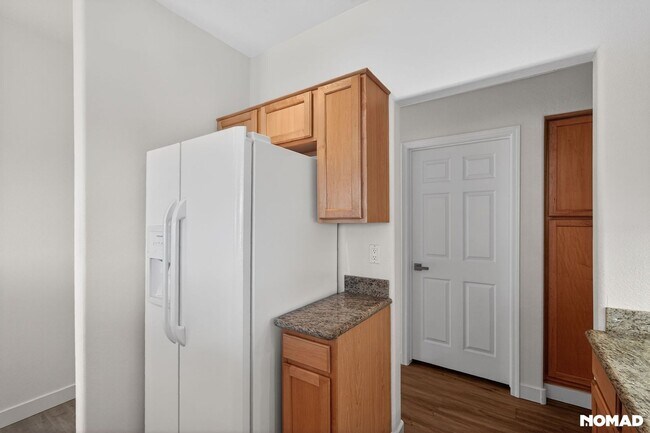 Building Photo - 16616 E Gunsight Dr