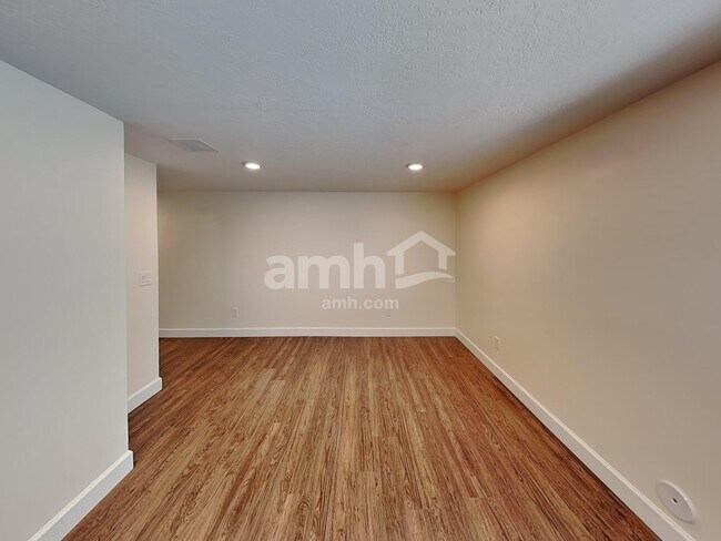 Building Photo - 4359 N Morgan Way