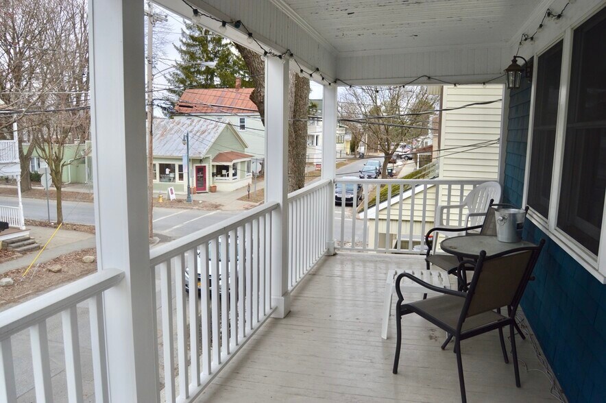 Building Photo - 56 Ash St