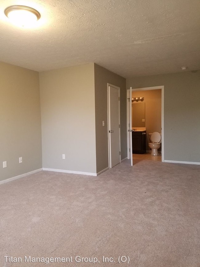 Building Photo - 80 Bridgewater Ct