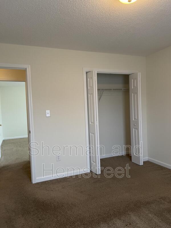 Building Photo - 3404 Thames Pl