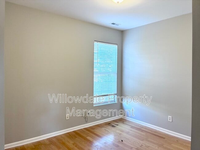 Building Photo - 954 Shining Wire Way