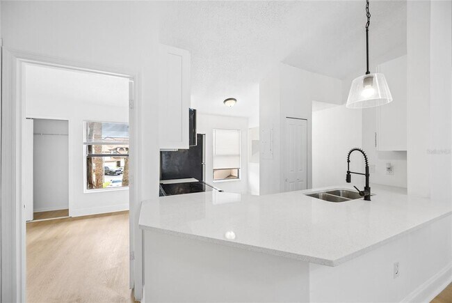 Building Photo - 3118 S Semoran Blvd