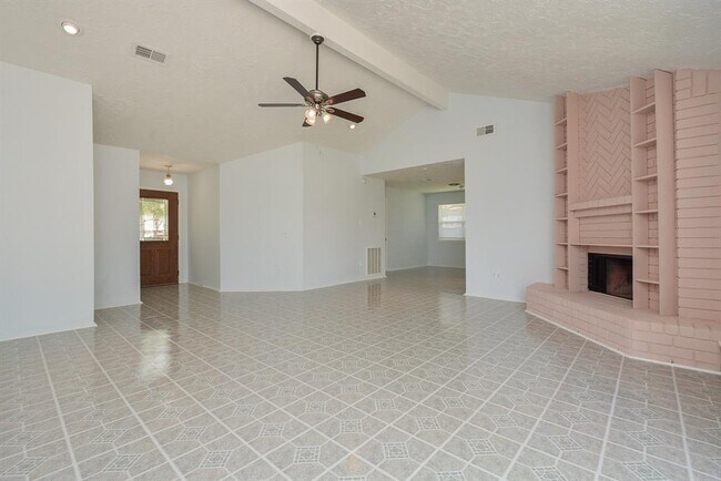 Building Photo - 15702 Timber Rock Dr