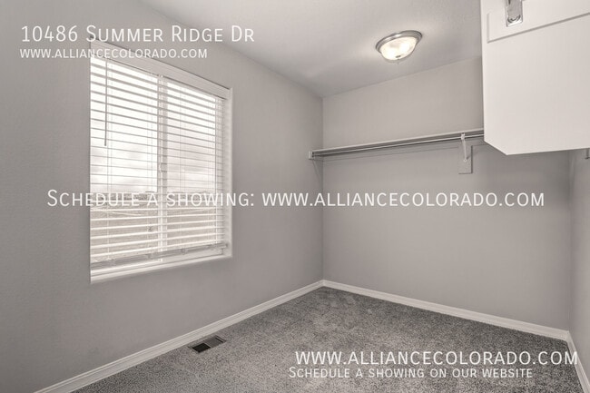 Building Photo - 10486 Summer Rdg Dr