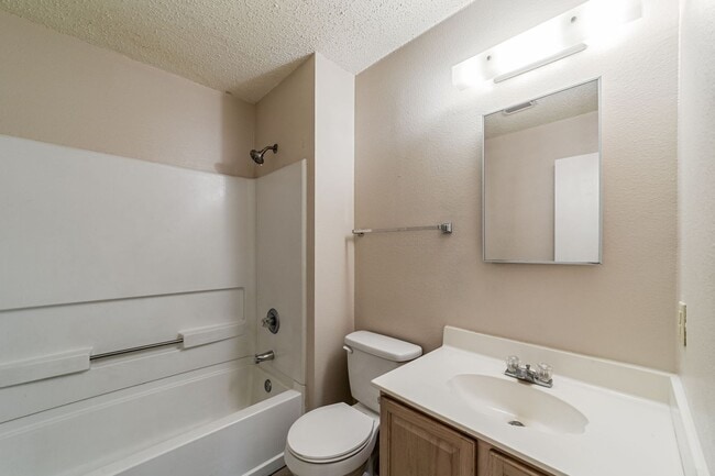 Building Photo - 8422 Parry Path