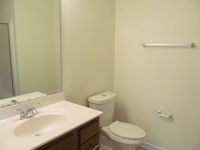 Building Photo - Brand new Condo!