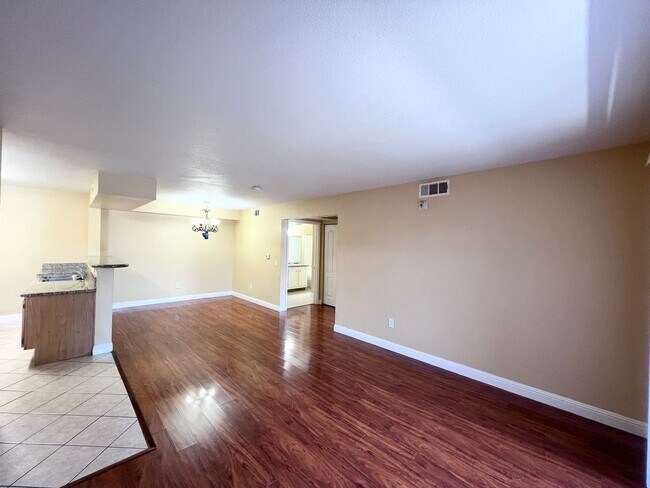 Building Photo - 5055 W Hacienda Ave
