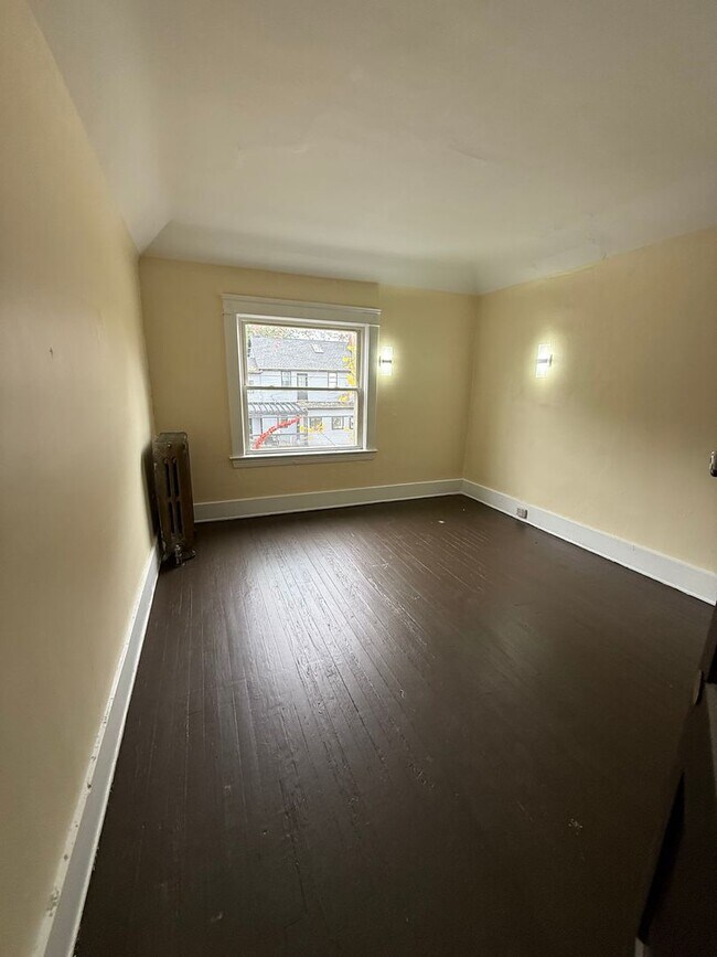 Building Photo - 1519-1525 Clark Ave