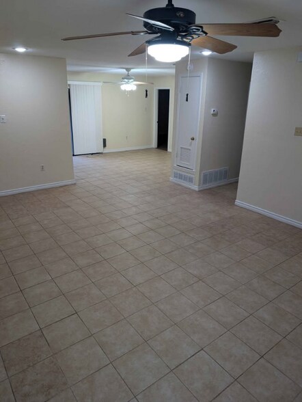 Building Photo - 931 Edwards St