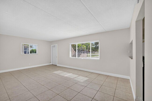 Building Photo - 821 Lighthouse Dr