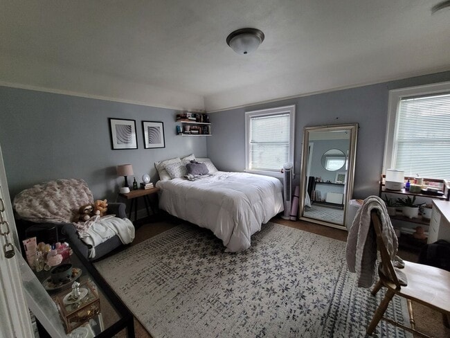 Building Photo - AVAILABLE JUNE 1st 2026 - 3 Bed 1 Bath Beautiful Woodland Home