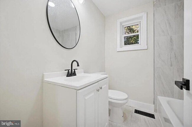 Building Photo - 75 High St