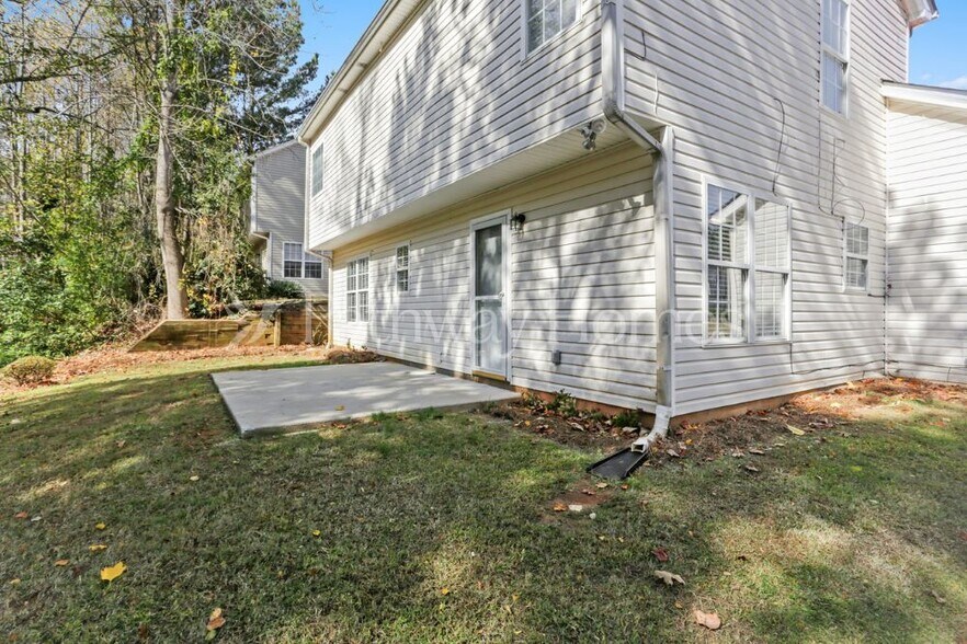 Building Photo - 62 Nellie Brook Dr SW