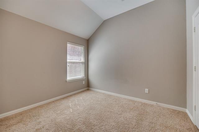 Building Photo - 2609 Lake Ridge Dr