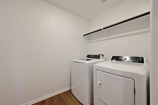 Building Photo - 1564 Marley