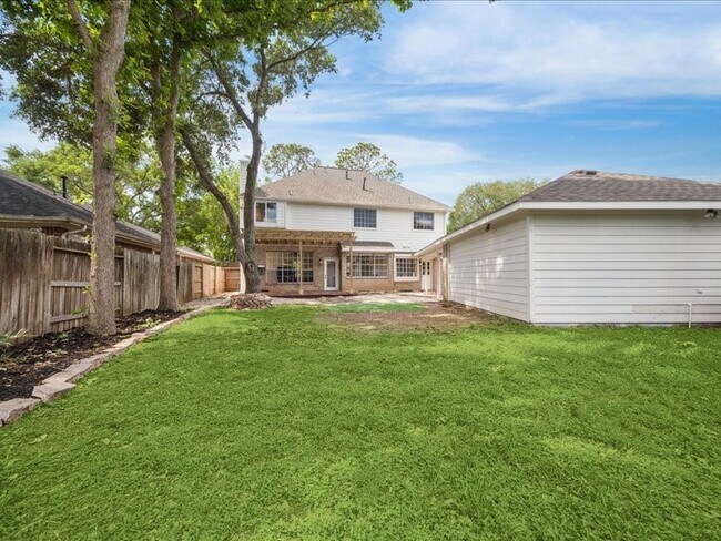 Building Photo - 6719 Shady Ln