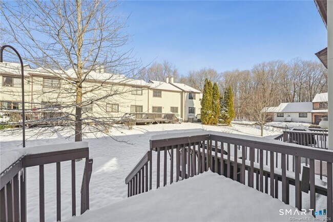 Building Photo - 17 Oak Forest Dr
