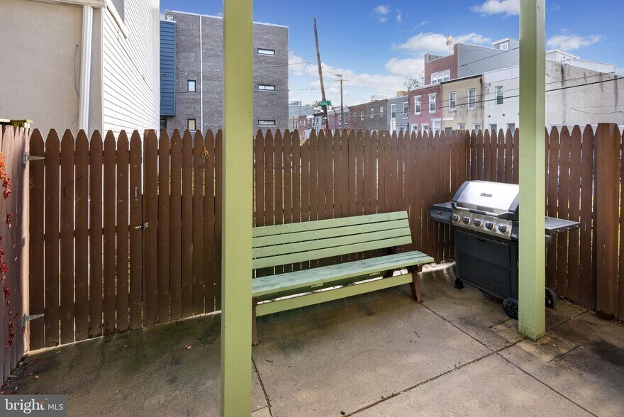 Building Photo - 1347 S 20th St