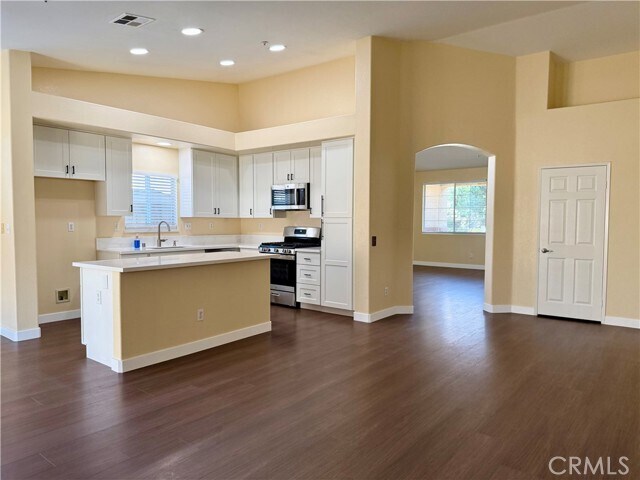 Building Photo - 17210 Volante Ct