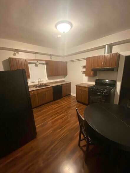 Primary Photo - 117 Prospect St