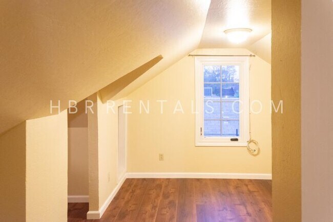 Building Photo - Charming Single-Story Home in the Heart of...