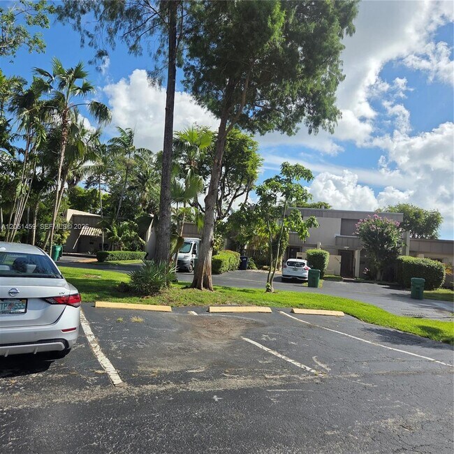 Building Photo - 7412 SW 105th Pl