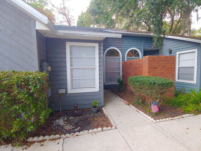 Building Photo - 3832 SW 30th Terrace