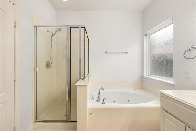 Building Photo - 9415 Herons Grove Ln