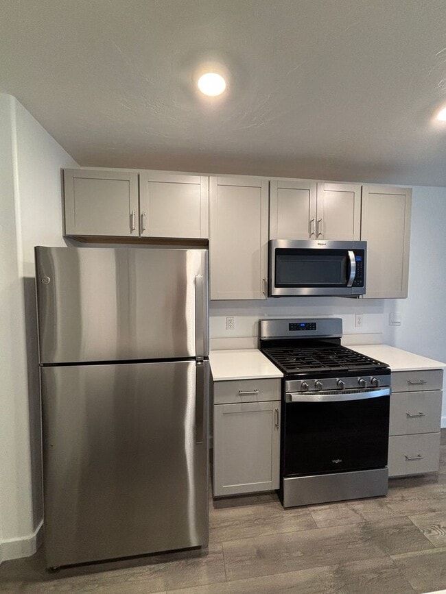 Building Photo - Coming Soon! 3 Bedroom 2 bath with Garage-...