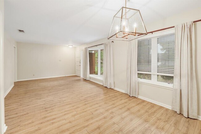 Building Photo - 8609 Melshire Dr