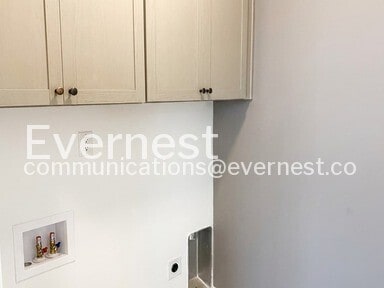 Building Photo - 3-Bed/3-Bath Modern Single Family Home with Attached Garage/Available Soon!