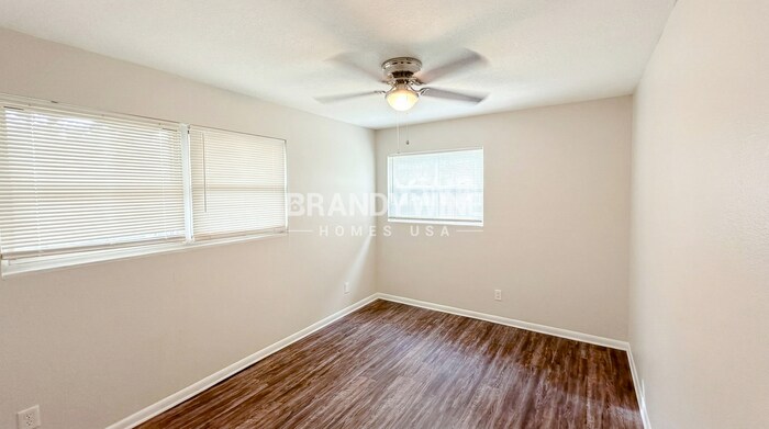 Building Photo - 1936 Constant Dr