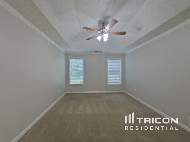 Building Photo - 714 Manor Ridge Dr