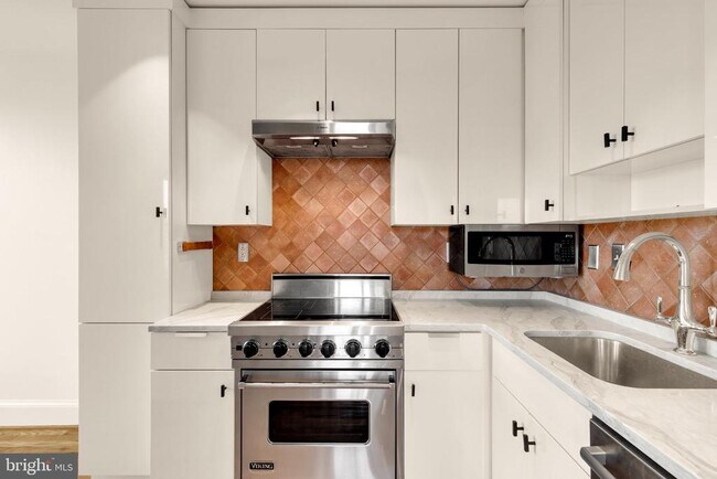 Building Photo - 1325 13th St NW