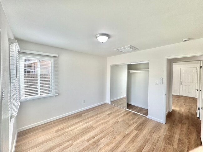 Building Photo - Beautifully Remodeled 4bd/2.5ba CLAIREMONT Home! Fenced yard, garage, PET friendly!