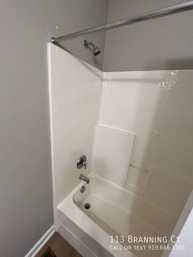 Building Photo - 113 Branning Ct