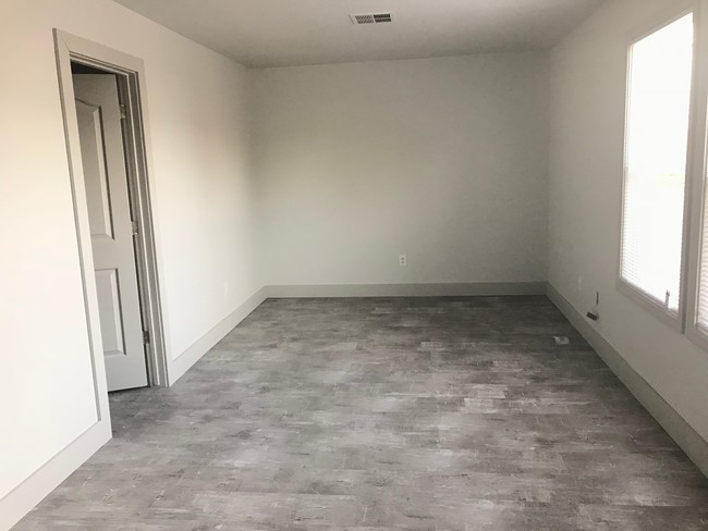 Building Photo - 9169 W Littlewood Dr