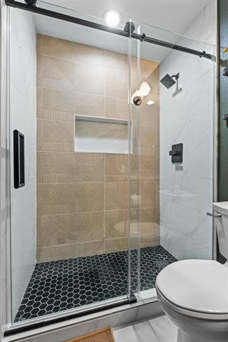 Building Photo - 624 Mossycup Oak Dr