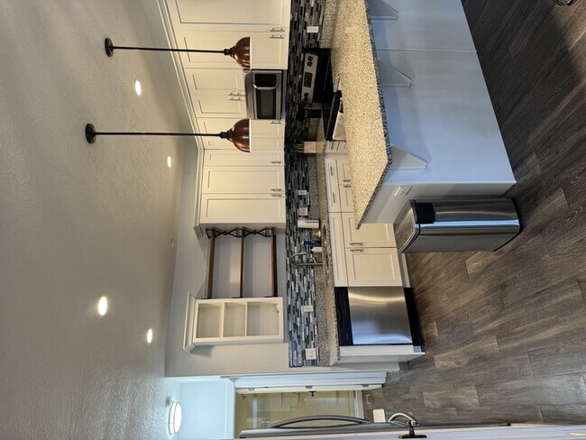 Building Photo - 635 E 380 N