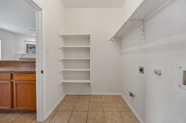 Building Photo - 9857 Meadow Rue Dr