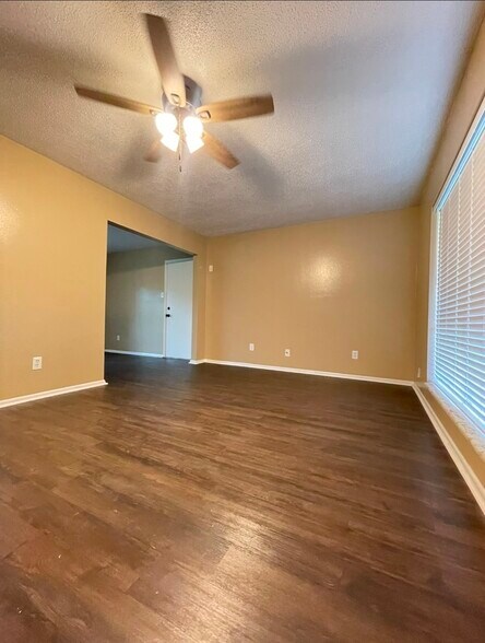 Building Photo - 15905 Waycross Dr