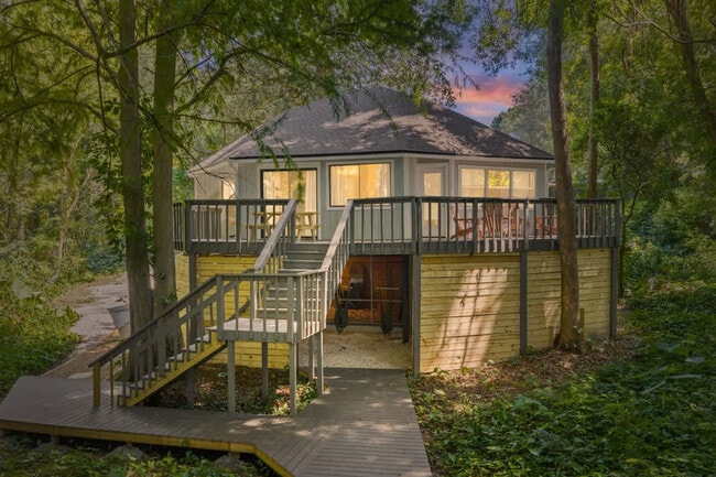 Building Photo - 5130 River Bluff Ln