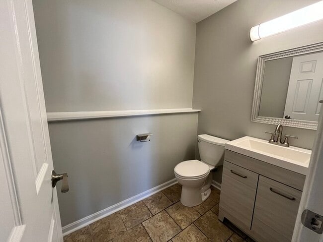 Building Photo - 2630 Crisnic Ct