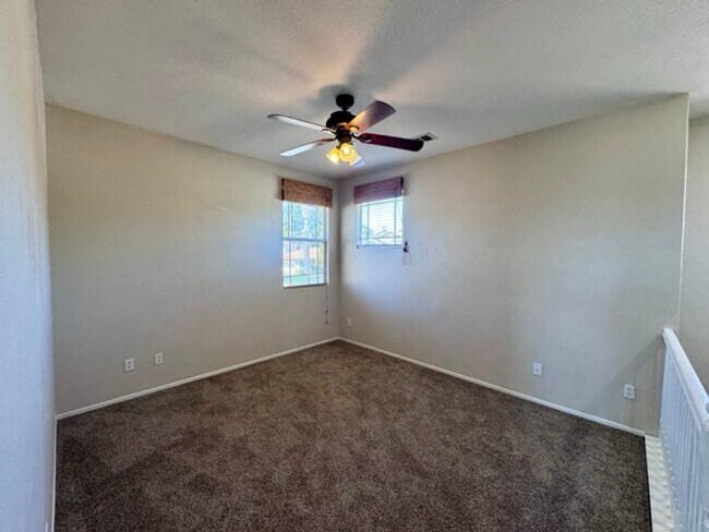 Building Photo - Beautiful 4 Bedroom + Office Home for Lease