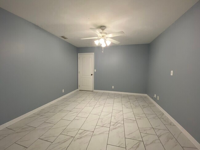 Building Photo - 1804 NW 1st Ave