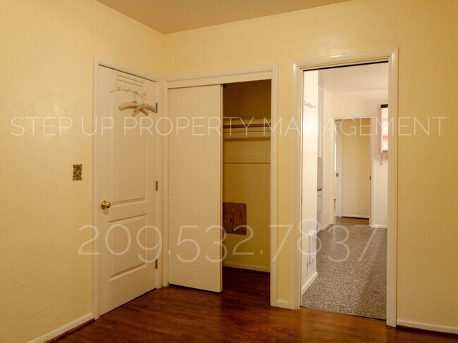 Building Photo - Outstanding 3 Bed 2 Bath near Downtown Son...