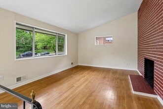 Building Photo - 901 Kenbrook Dr
