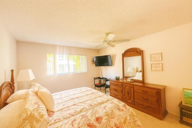 Building Photo - 27 Colonial Club Dr